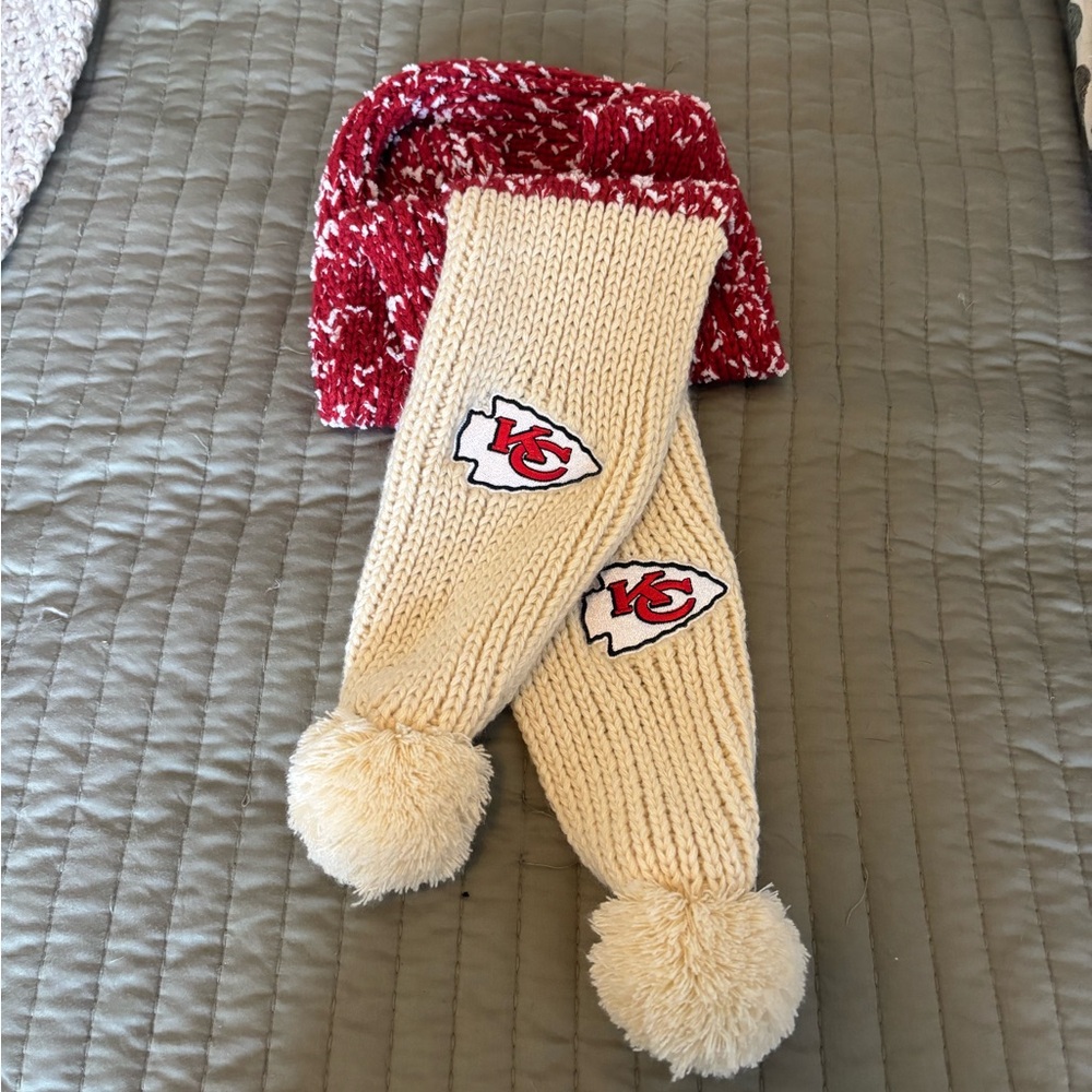 Kansas City chiefs Knit Scarf with Pom Poms